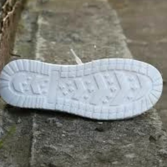 BRAND NEW Canvas Sneakers - Easy Slip-on, Low-top, Lightweight SZ 8 NWT - Picture 3 of 4